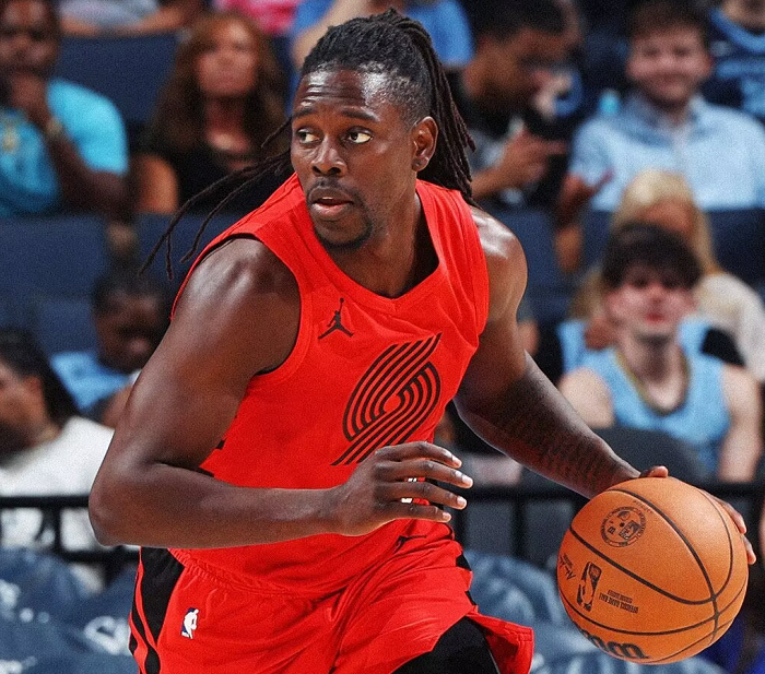 小卡三节轰29+8仍无缘今日最佳!对不起,你碰到创纪录的霍勒迪了